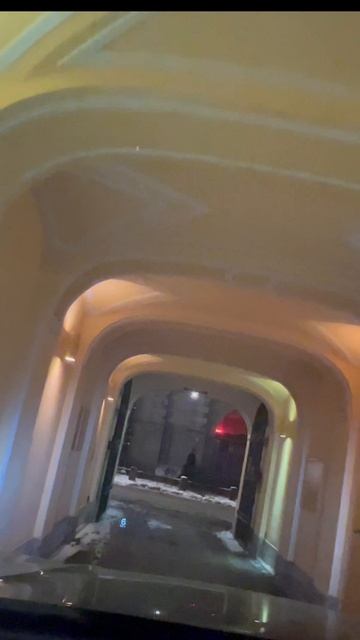 Арка обычного двора в Питере..