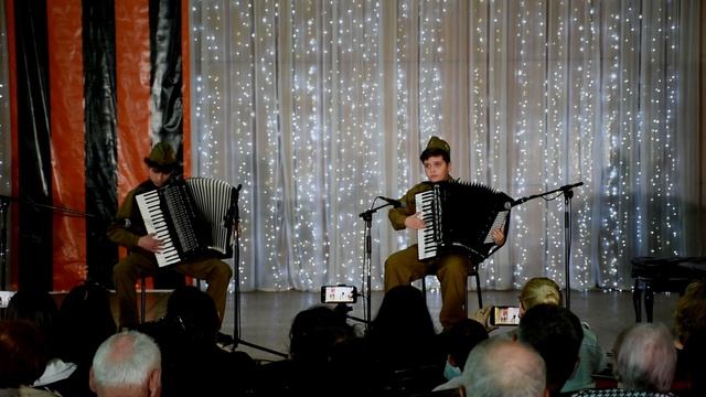 М. Блантер - В лесу прифронтовом (Морозов А, Левдик Д,)