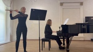 Скрипник Наталья (фортепиано), Стурова Надежда (флейта) Дж. Раттер "Ария", Ю. Корнаков "Скерцо"