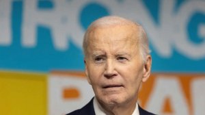 The Guardian: Байден звонил Путину в 2021 году из-за опасений по Украине