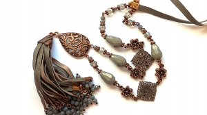 Серо-медный сотуарс кистью из натуральной кожи и бусин (2520)