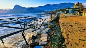 СУДАК шторм ОБРУШИЛ набережную. Показываю ВСЮ ПРАВДУ. Крым на Ладони