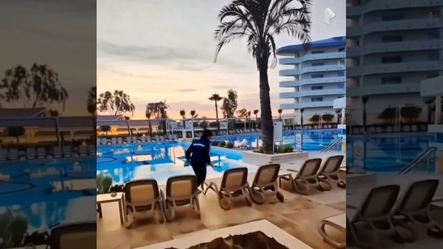 Отдых в Турции 🤯 ставьте 🥰 shorts , youtube shorts, юмор shorts, приколы shorts, смешно, до слез смотреть онлайн