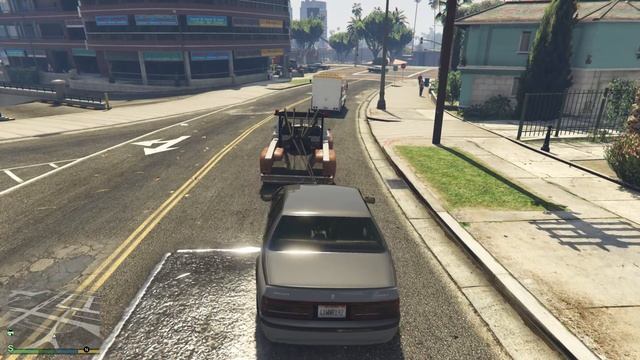 GTA V. Еду на прицепленной машине