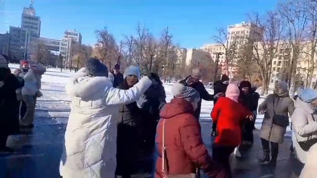 ЕХАЛ ЦЫГАН ПО СЕЛУ ВЕРХОМ ТАНЦЫ ХАРЬКОВ ФЕВРАЛЬ 2026 смотреть онлайн