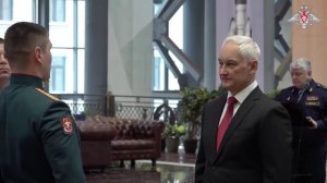 Министр обороны РФ А.Белоусов вручил медали «Золотая Звезда» отличившимся участникам СВО.