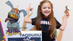 Робот‑собака: лает, выполняет команды и умеет играть!