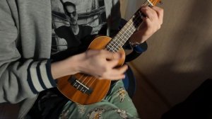 Диана играет на укулеле - Over the Rainbow