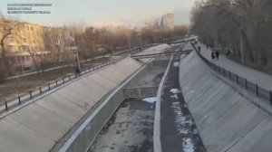 Киберпанк по-казахски: в Алматы дроны летают и ругают жителей за мусор и правонарушения