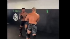 ⚡Стрикленд в шоке от Чимаева! Ему дарят Гелендвагены, зачем ему UFC? Вся правда о Кадырова!