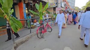 Утро 23.11.2025 в Путтапарти. Все идут на стадион. 100летие Сатья Саи Бабы! Ашрам в это утро.