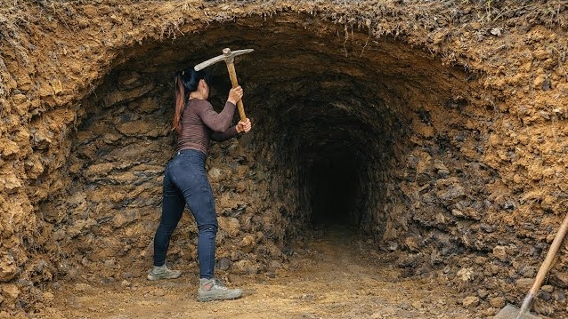 45 дней на то, чтобы выкопать и построить подземное убежище. Бушкрафт смотреть онлайн