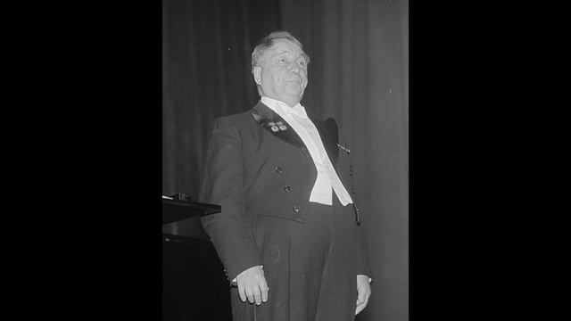 Михайлов Максим Дормидонтович- (бас- профундо)