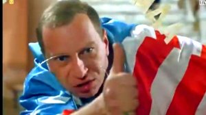 ПОЧЕМУ ПОСЕЛИЛИ ЧЕЛОВЕКА В МОЙ НОМЕР?!?!сцена из фильма Дежавю