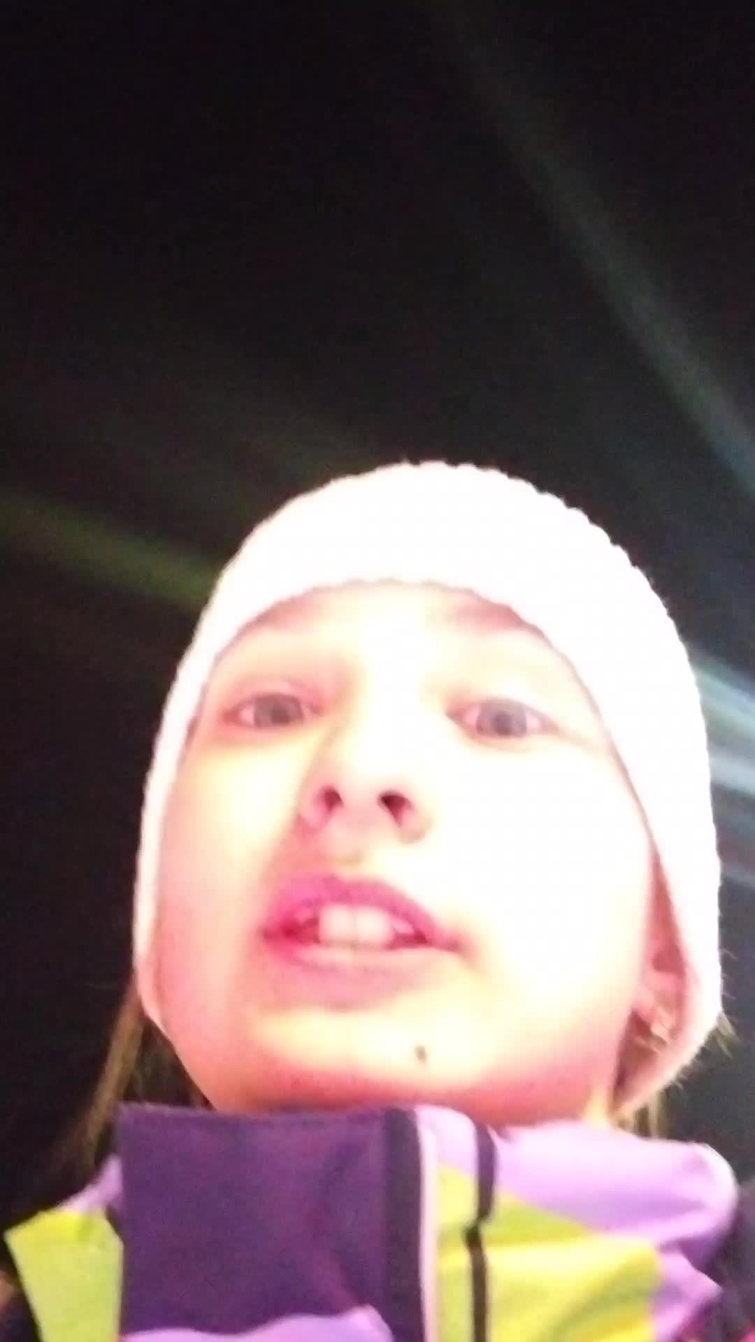 катаюсь на катке ВДНХ.