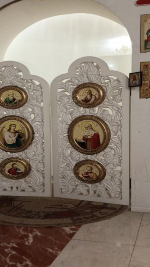 Божественная служба в храме Святой Троицы