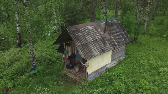 СТАРЕНЬКАЯ ИЗБА, УКРЫЛА ОТ НЕПОГОДЫ! ДВА ДНЯ ПО ТАЁЖНОЙ РЕКЕ, ЖАРИМ ЩУКУ, СПЛАВ-РЫБАЛКА 2022 ! смотреть онлайн