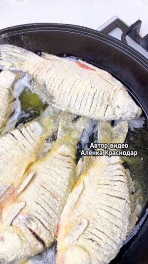 Жареный карась — тот самый вкус детства и настоящей рыбалки.