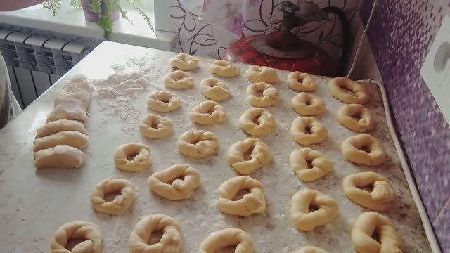 ЗИМНИЕ ДЕНЬКИ / СТРЯПАЮ КАРАЛЬКИ / СЕЛЬСКАЯ ЖИЗНЬ смотреть онлайн