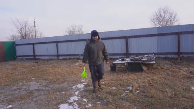 Ворчу с утра по-раньше Отец как всегда укатил по делам Утро Влог ПОДВАЛ ИЛЬИЧА смотреть онлайн