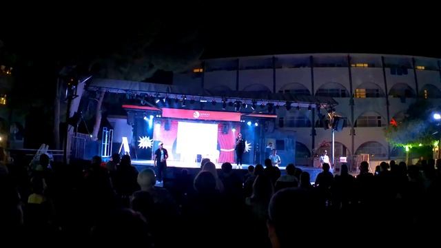 Вечер в отеле