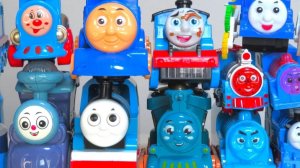 Паровозик Томас с друзьями , вставляем батарейки, проверяем их. Видео для детей. #дети #видеодлядете