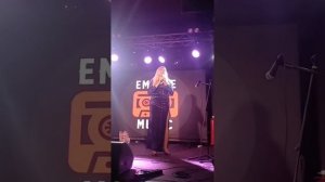 Солнечные строчки, поет автор Ирайда Тресвятская