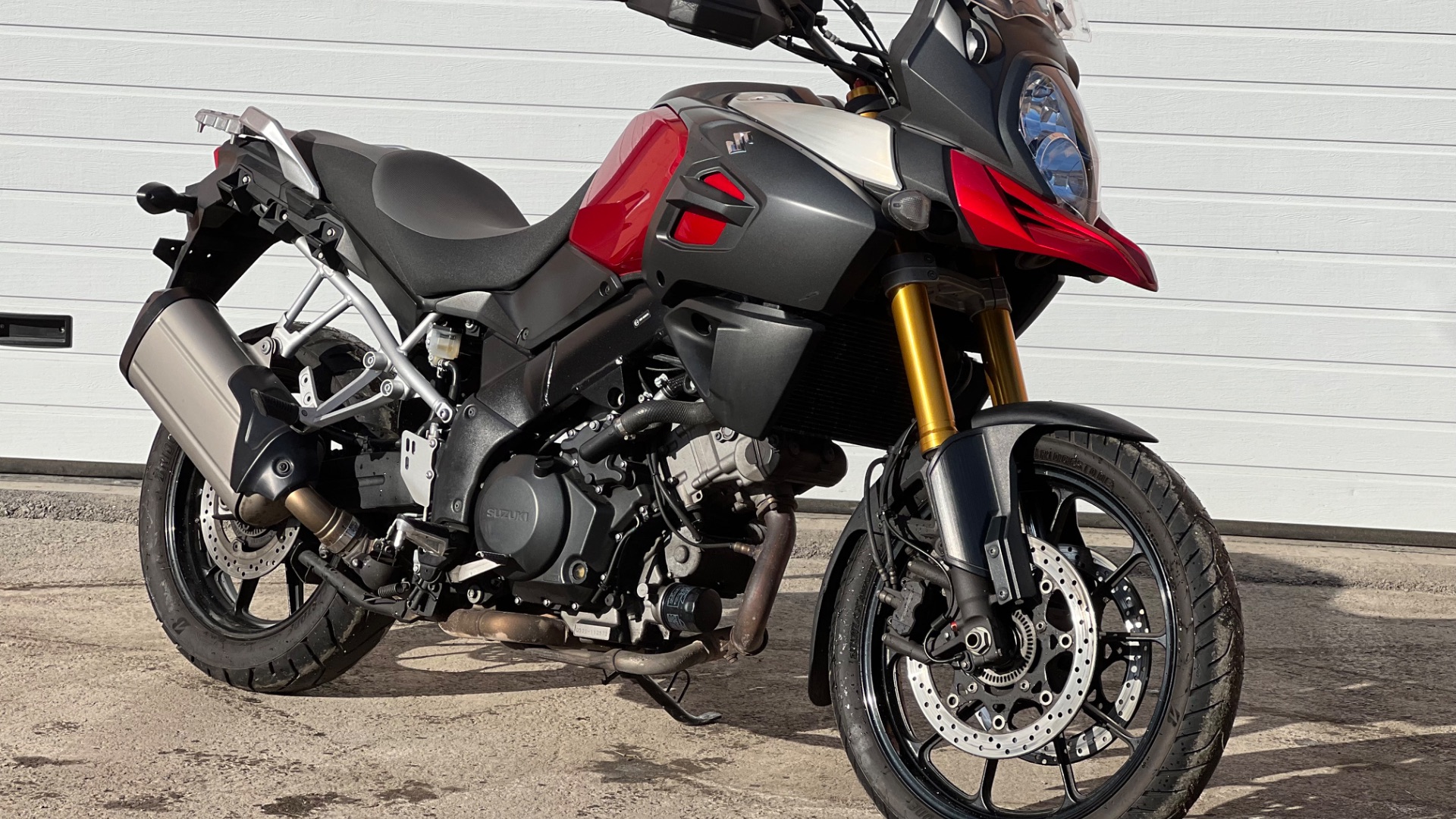 Suzuki V-STROM 1000 2015 год смотреть онлайн