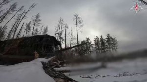 Экипажи танков Т-90М «Прорыв» ГрВ «Запад» уничтожили позиции ВСУ на Краснолиманском направлении.