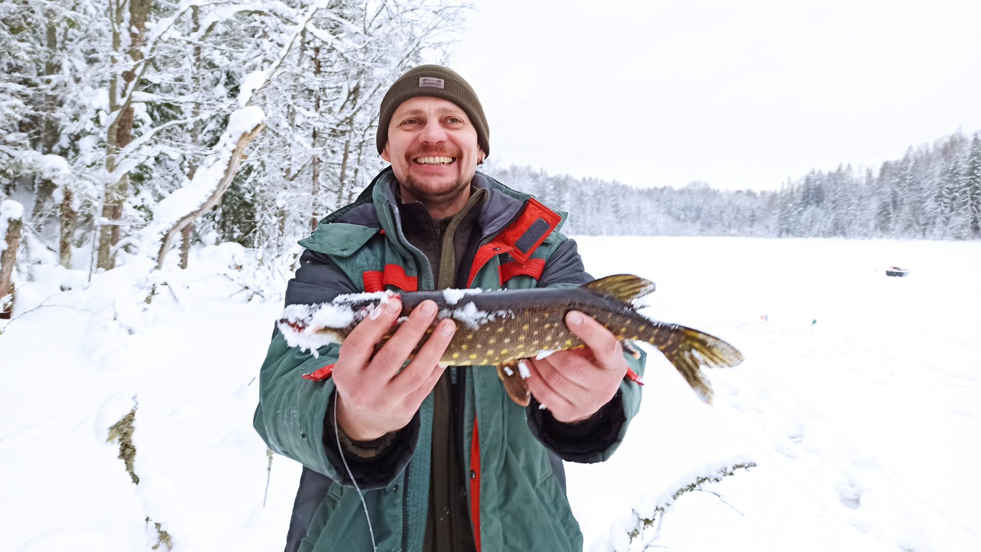 Селигер рыбалка Красивый зимний лес. Отдых жерлицы щука 2 часть