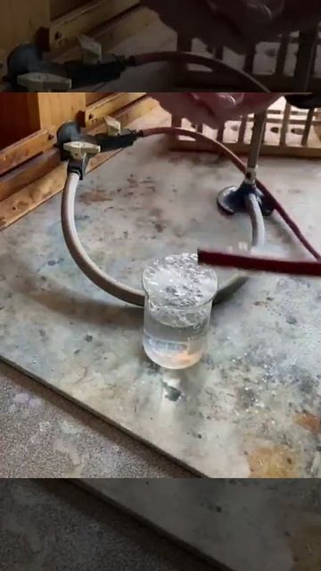 Опасный эксперимент с горючими пузырьками метана