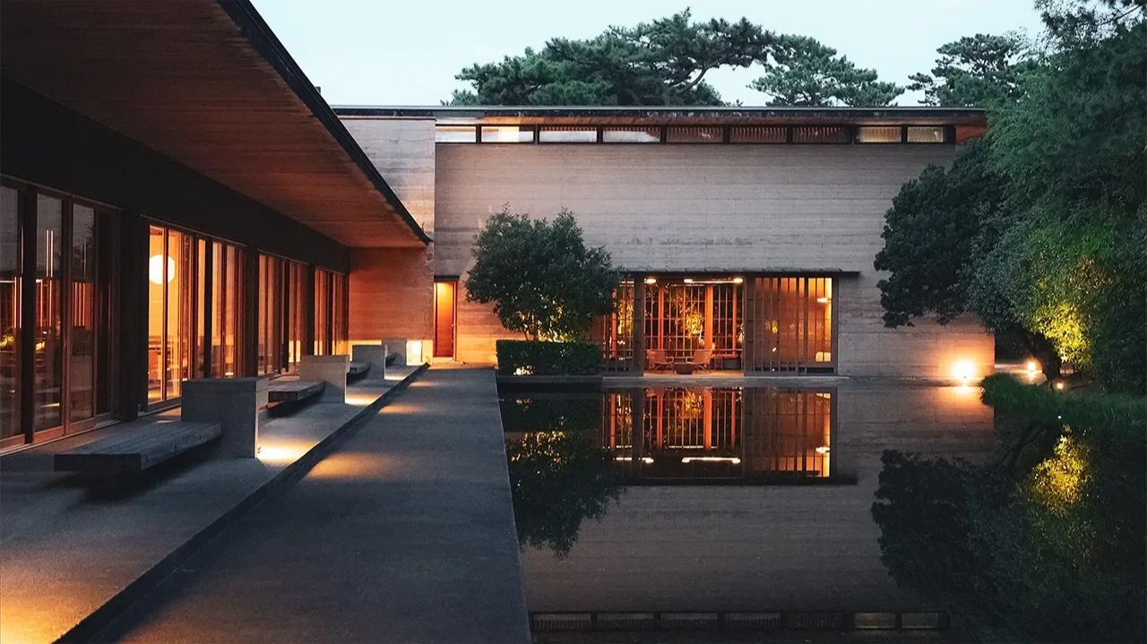 Остановитесь в старинном японском отеле Numazu Club с садом, всего 8 номеров