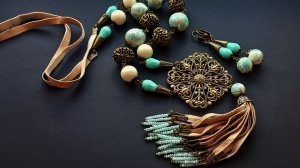 Бирюзово-молочный комплект с сотуаром из агата натуральной кожи (2524)