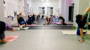 Малый мяч. Групповая тренировка на все тело