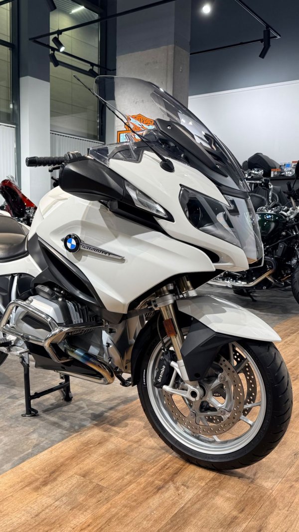 2017 BMW R 1200 RT Alpine White 36K (VIN *8936)