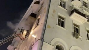 Пожар в жилом доме в центре Москвы полностью потушен
