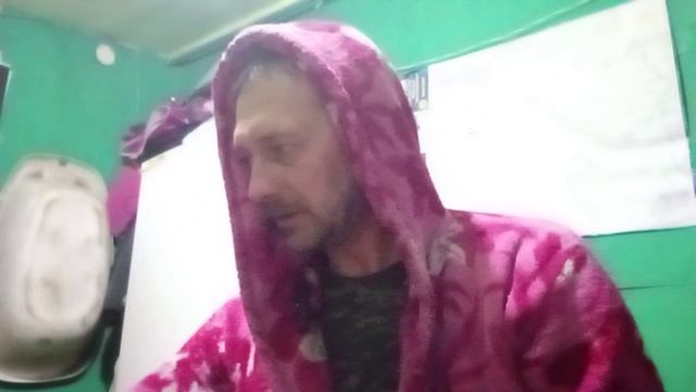 Подготовка снастей на завтрашнюю рыбалку.