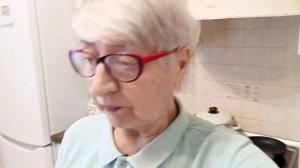 На кухне вчера я устроила беспорядок.Уборка нужна.