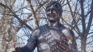 В Дагестанских Огнях торжественно открыли памятник основателю цирковой школы Камилю Курбанову