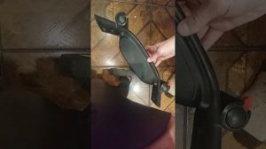 Ремонт детской коляски своим руками.Снятия механизма передних колес.Смотреть онлайн ремонт коляски.