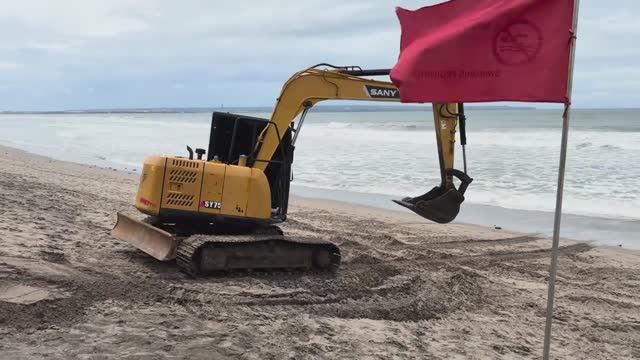 Беженец🇮🇩Бали. ПОДЛОЖИЛ СВИНЬЮ УЧИТЕЛЬНИЦЕ! ХОЧУ СНЯТЬ ПРИКОЛЬНУЮ ЭЛЕКТРОМАШИНУ смотреть онлайн