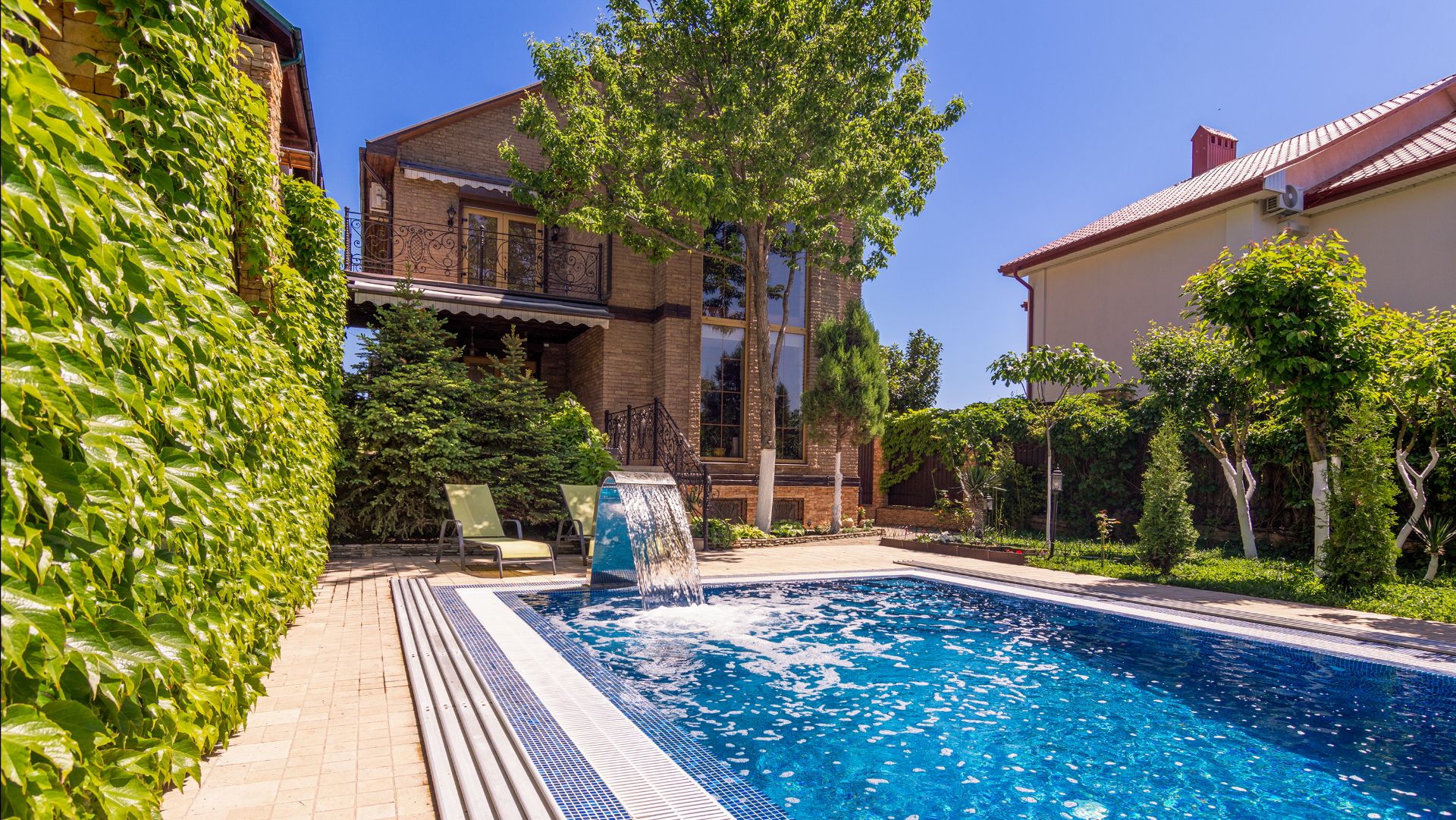 Продажа дома с бассейном в Бетте, Геленджикский район смотреть онлайн