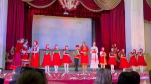 Русская народная песня "Было у матушки 12 дочерей”. В исполнении семьи Романовых и детей МБОУ СОШ №6