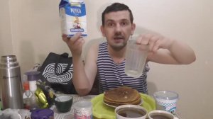 Поздравляю с масленицей, обжор мукбанг нежные тонкие блины на молоке со сметаной, делюсь лайфхаком