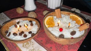 Распаковала набор для изготовления свечей, сегодня в кокосе.