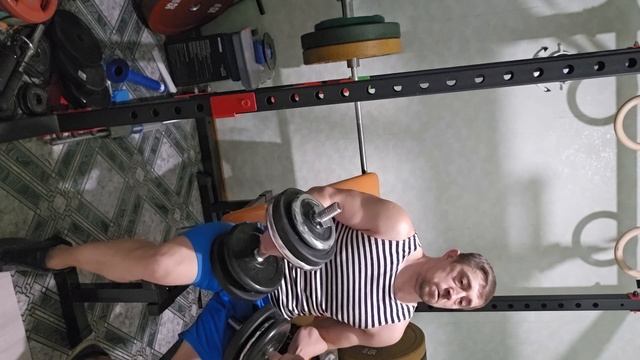 Штанга, гантели, брусья с гирей смотреть онлайн