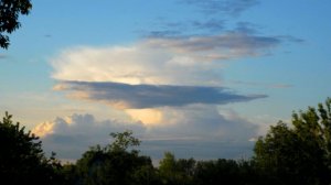 Кучевые облака и развитие наковальни около города Вязники 23.05.2016