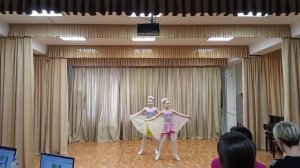 Танец "Бабочка"
Вика приняла участие в конкурсе "Танцевальная феерия"