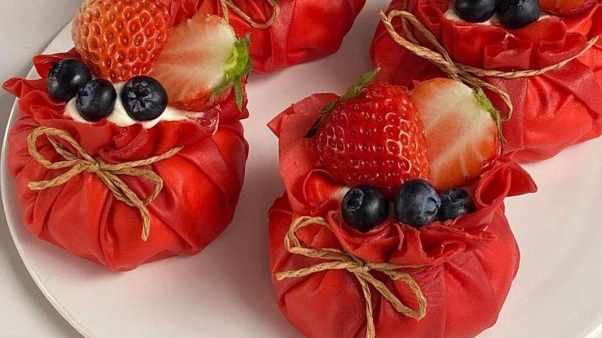 Блины КРАСНЫЙ БАРХАТ 🍓 Нежнейшие УЗЕЛКИ с секретной начинкой!