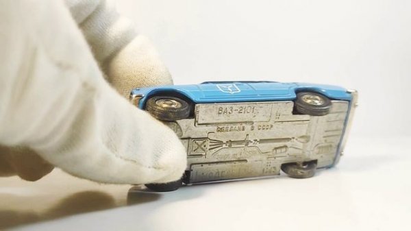 Масштабная модель автомобиля ВАЗ 2101 в масштабе 1:43..made in USSR)юбилей 400лет Саратову)